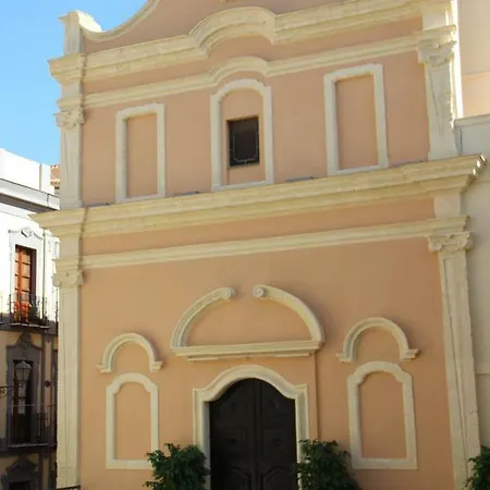 Sant Efisio Host *