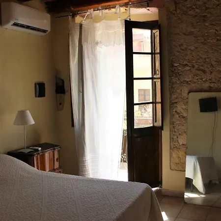 Sant Efisio Host Pensión Cagliari