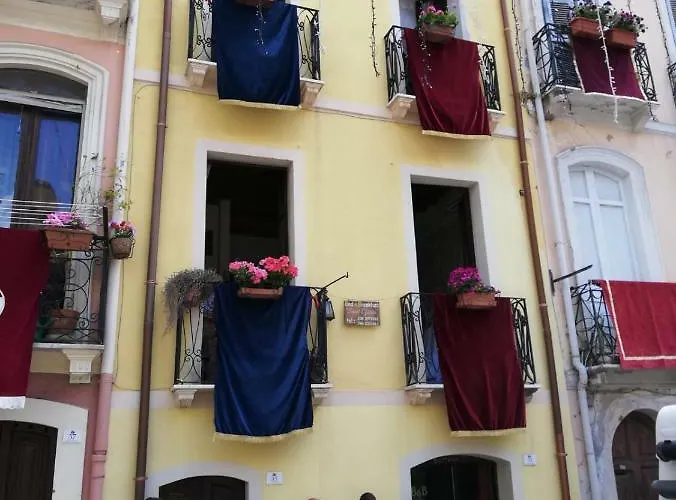 Sant Efisio Host 招待所 卡利亚里