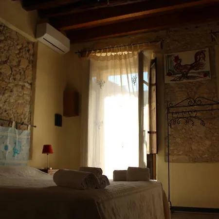 Pensionat Sant Efisio Host 3*