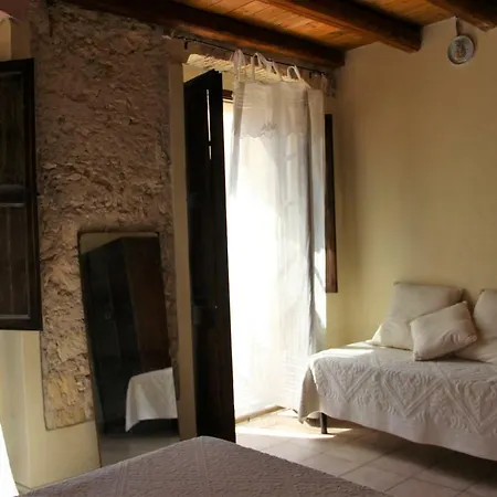 Sant Efisio Host בית הארחה קליארי